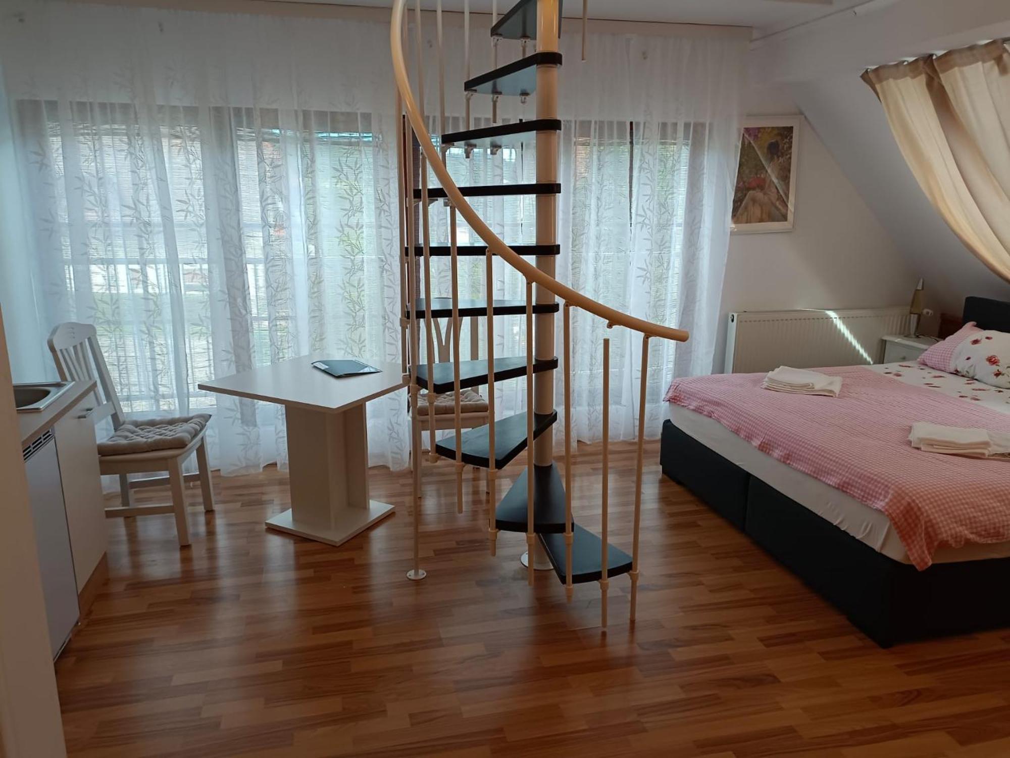 Pension Donaublick Grein 2 In Stifterstrasse19. Apartamento Exterior foto